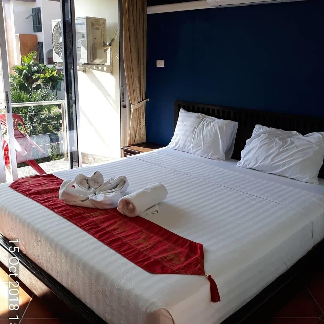 Porterhouse Beach Hotel Patong Екстер'єр фото