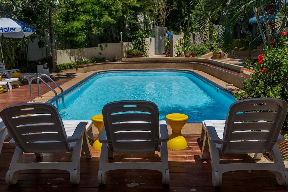 Porterhouse Beach Hotel Patong Екстер'єр фото