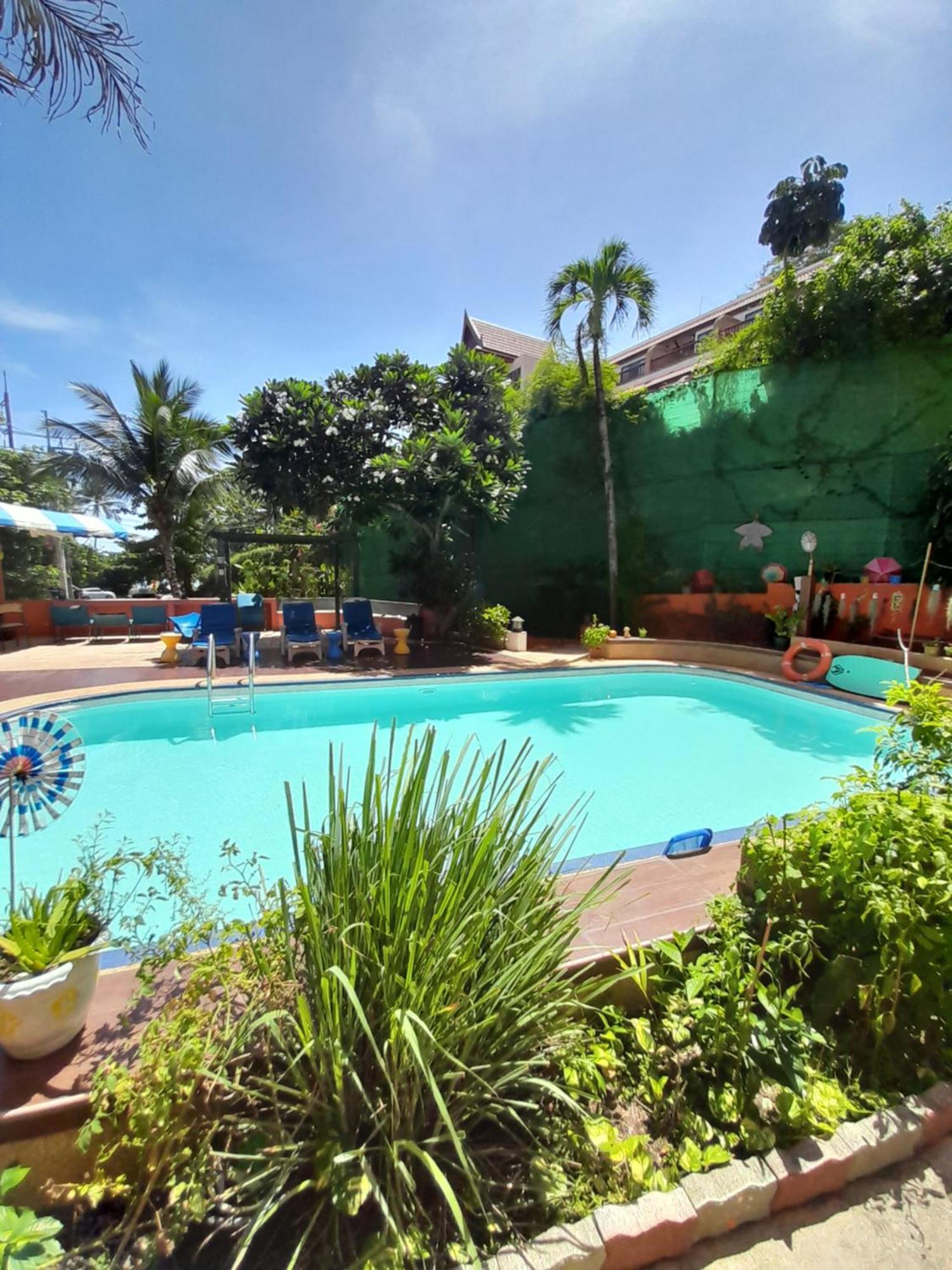 Porterhouse Beach Hotel Patong Екстер'єр фото