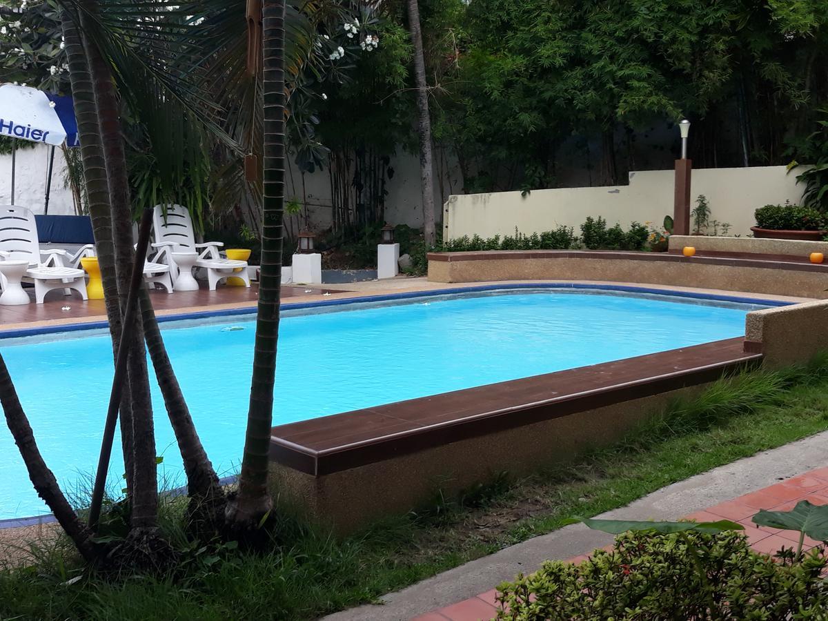 Porterhouse Beach Hotel Patong Екстер'єр фото