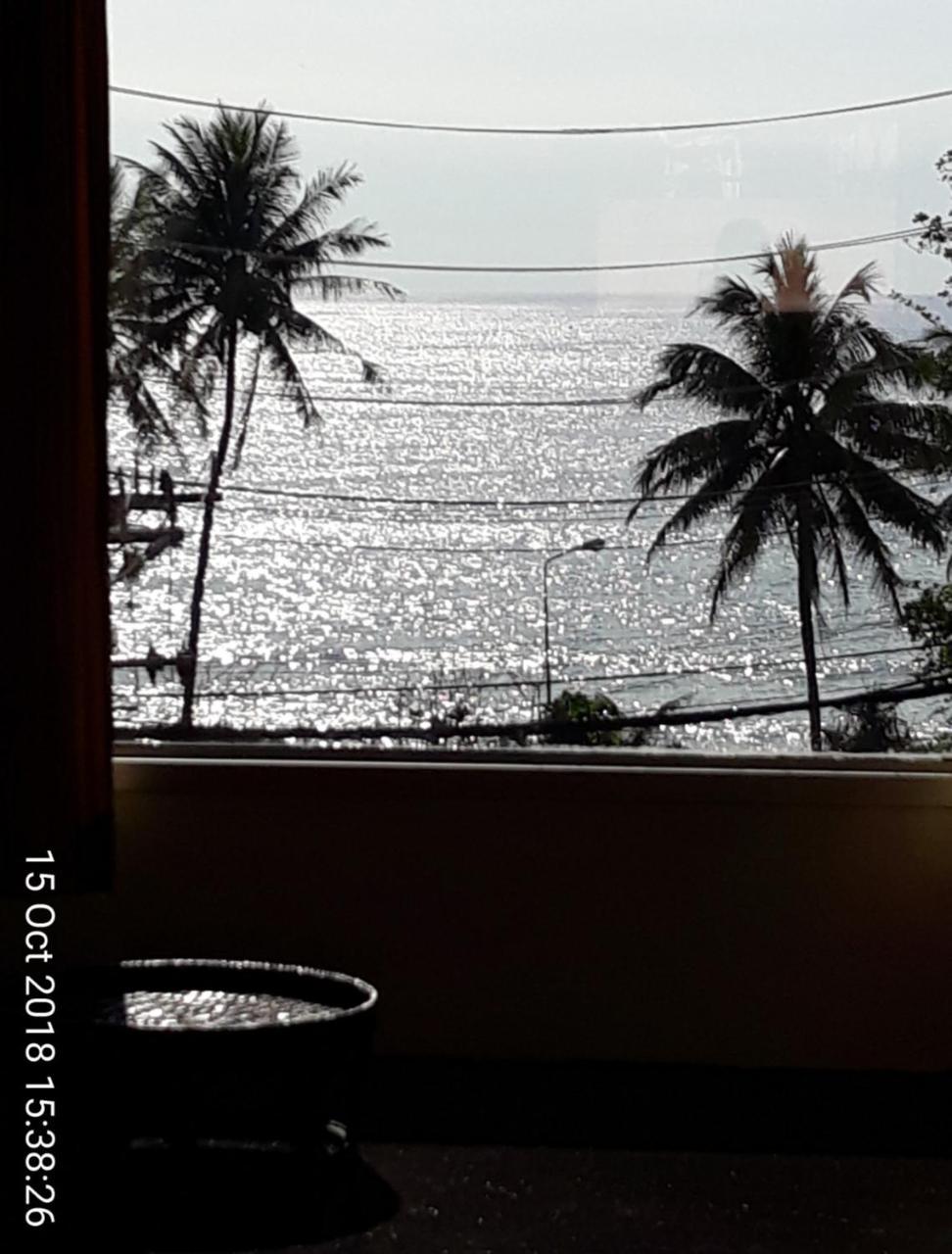 Porterhouse Beach Hotel Patong Екстер'єр фото