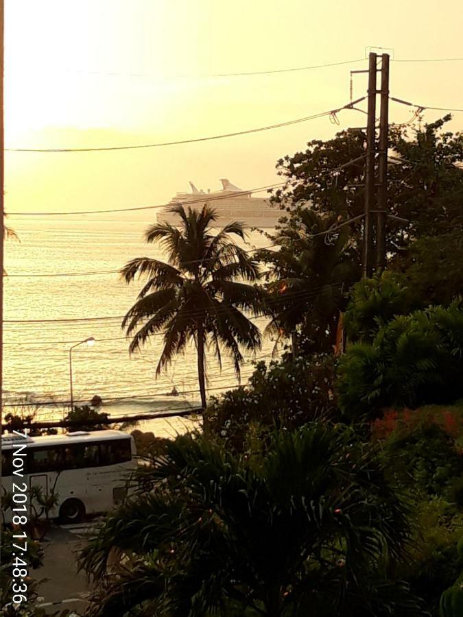 Porterhouse Beach Hotel Patong Екстер'єр фото