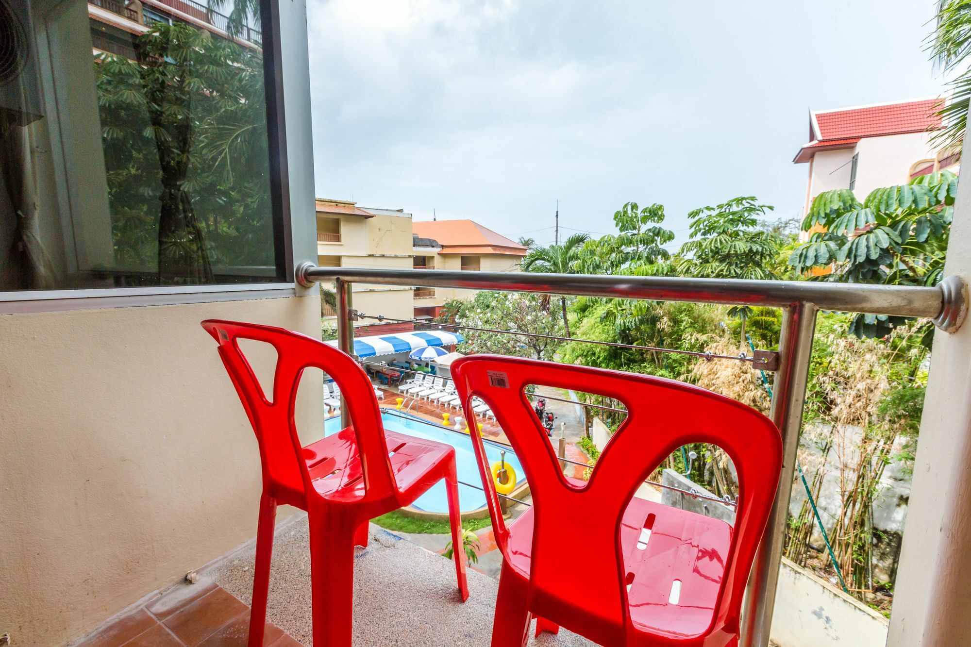 Porterhouse Beach Hotel Patong Екстер'єр фото