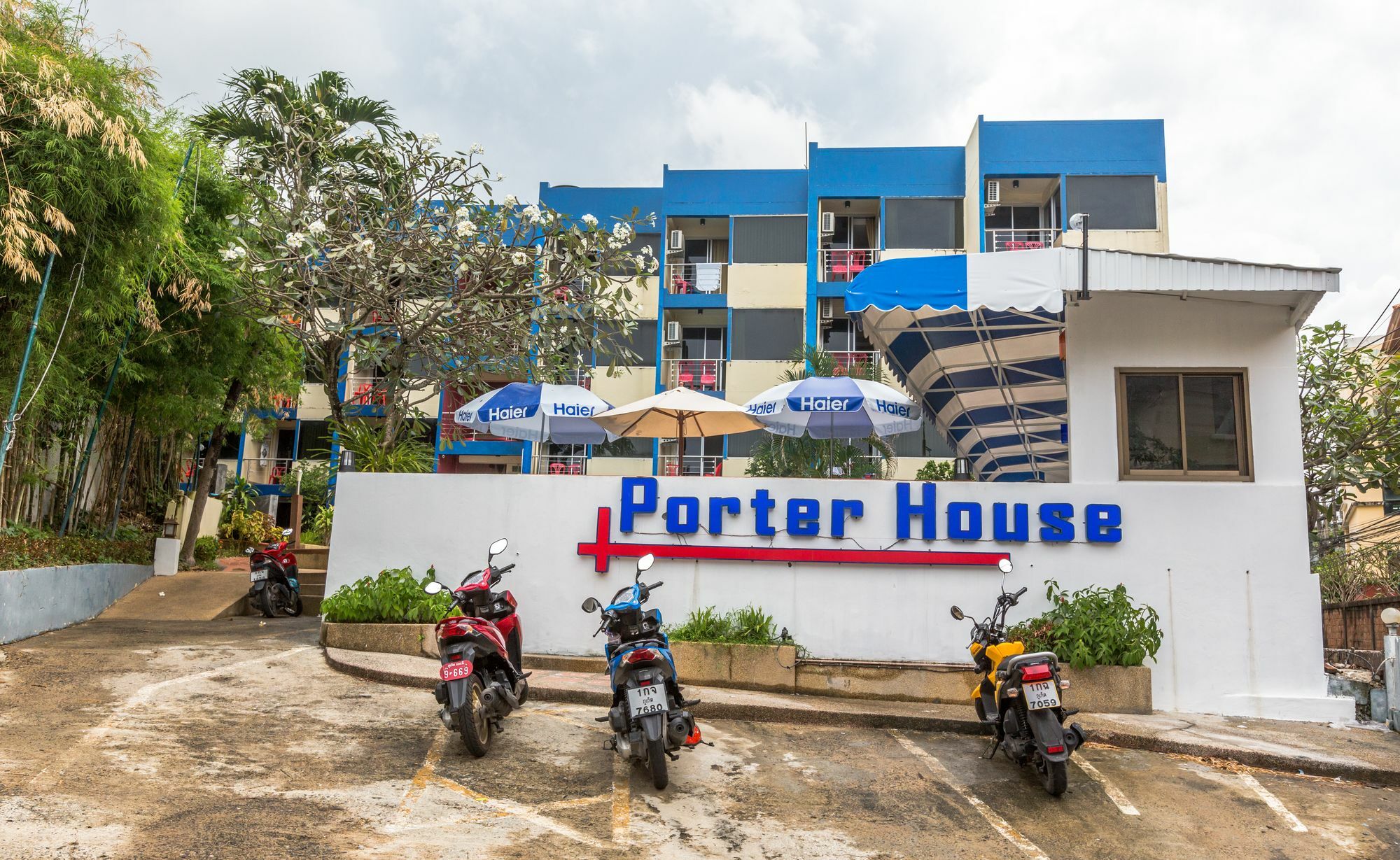 Porterhouse Beach Hotel Patong Екстер'єр фото