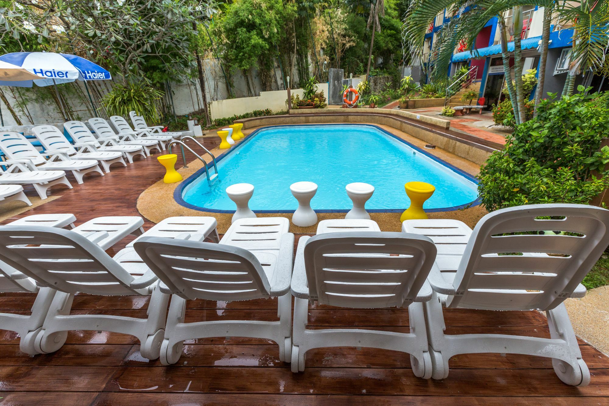 Porterhouse Beach Hotel Patong Екстер'єр фото